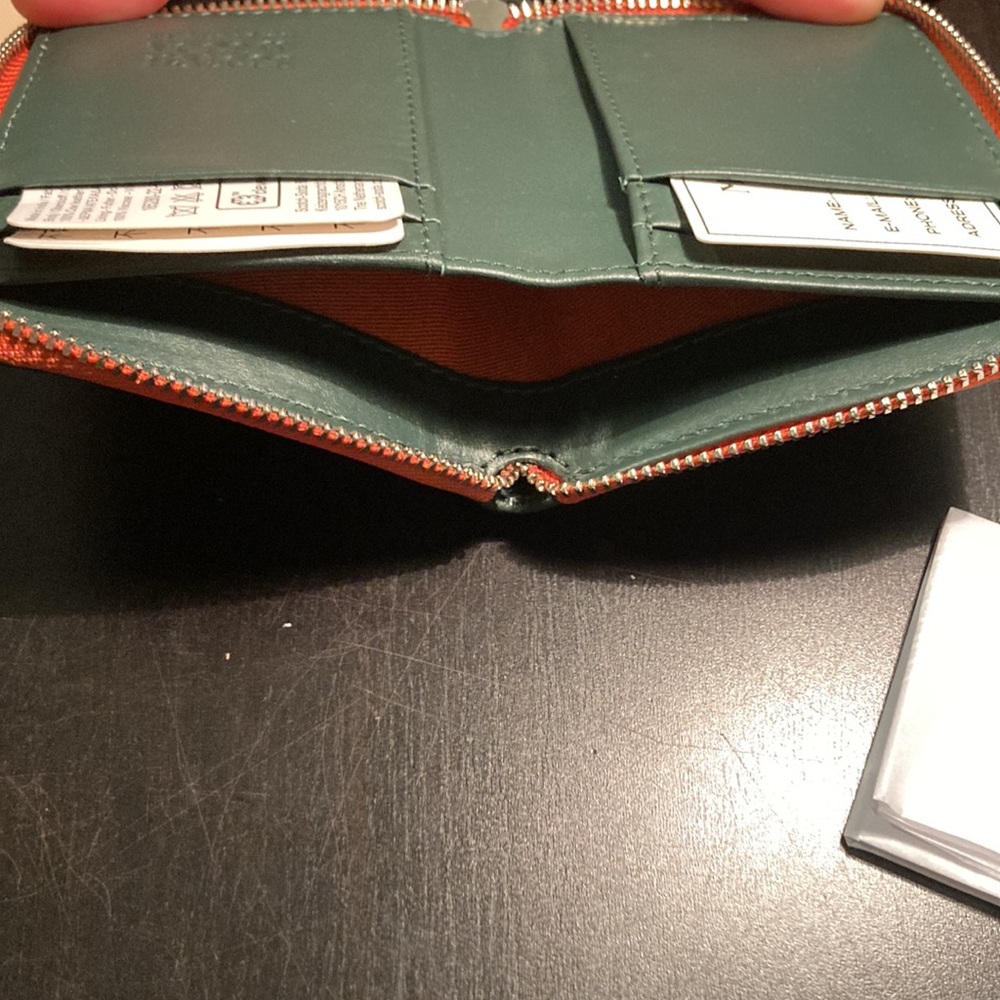 Scotch & Soda zipper wallet. Color: Green and Orange - Picture 4 of 4